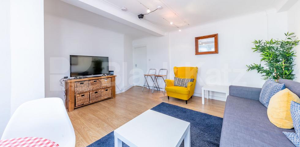 			MINS TO OXFORD STREET & HYDE PARK!, 1 Bedroom, 1 bath, 1 reception Flat			 Park West, Edgware Road , MARBLE ARCH